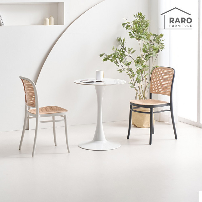 라로퍼니처 엘쉬 600 유광 원형 포세린 통 세라믹 티 테이블 식탁 세트(식탁+의자2), 화이트 테이블+화이트 의자 1개+블랙 의자 1개