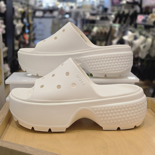 크록스 공식 [ 툭가 ] 남녀공용 여성용 통굽 슬리퍼 [ 화이트 ] 스톰프 슬라이드 심플하지만 통굽으로 예쁘고 편안하게 여름 휴가용으로 딱!