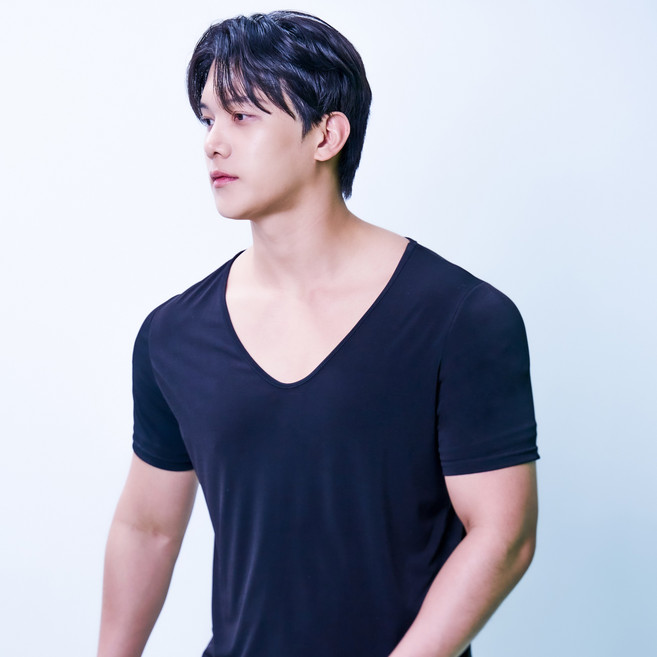 디바라 +3CM 남자 어깨뽕 보정속옷 티셔츠 런닝 에어리즘 브이넥 핏체인저