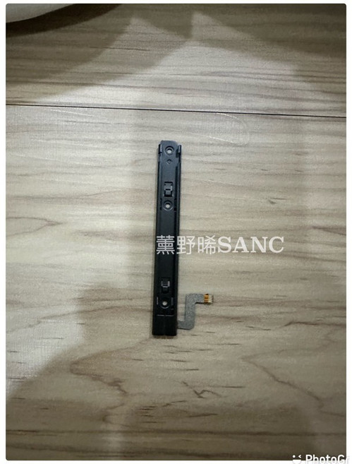 NS SWITCH 電力加強版 初版 OLED 舒適握持 延長遊戲時間 保護主機, 右滑軌(OLED用), 1個