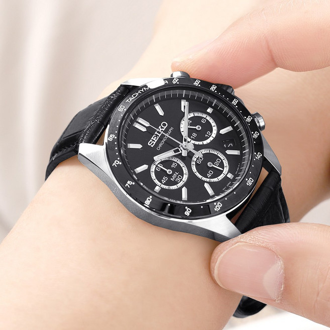 세이코 남성용 크로노그래프 블랙 가죽 손목시계