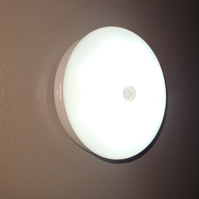 유앤아이 밝기조절 무선 충전식 센서등 c타입, 1개, 화이트