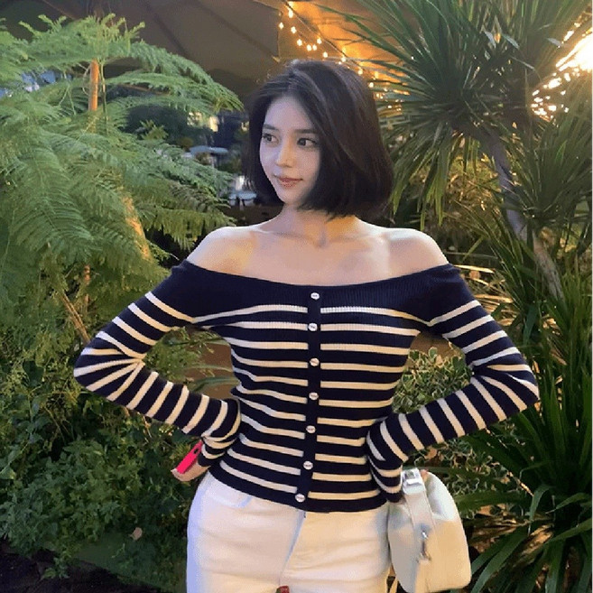 마리하우스 오프숄더 스트라이프 니트 긴팔티