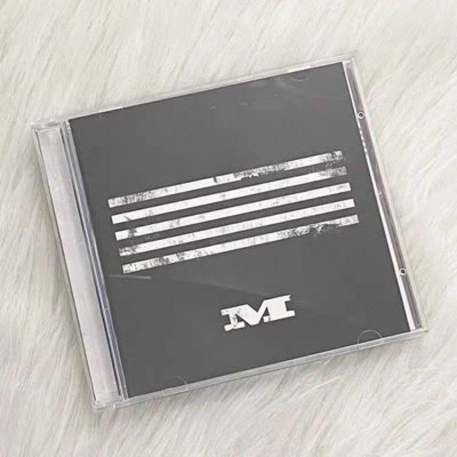 Bigbang 專輯 MADE Series M版 CD 唱片, 1個, 現貨Bigbang專輯Made Series M版黑色封面CD唱片小卡寫真冊權志龍