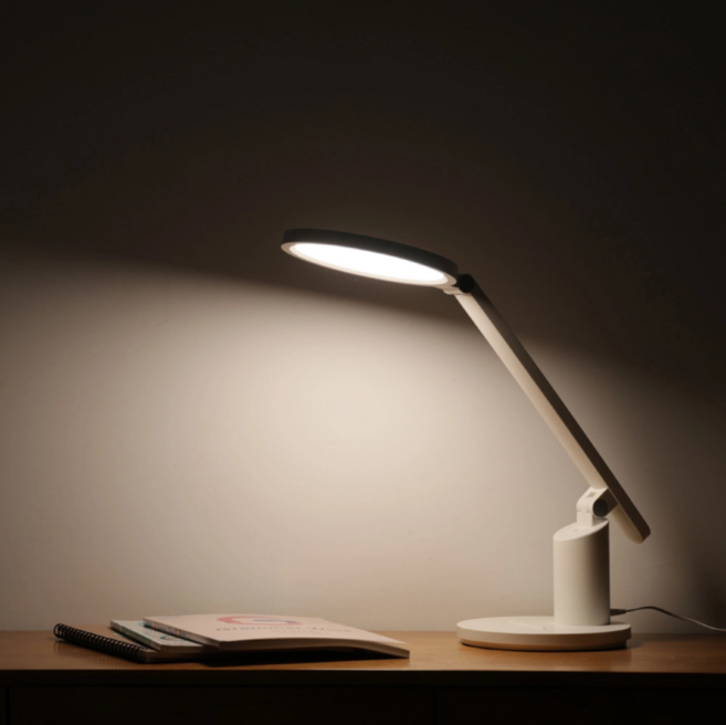 프리즘 LED 데스크 램프 화이트 시력보호 스탠드 조명