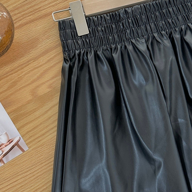 高腰A字皮革短褲 四色可選 韓系休閒風格