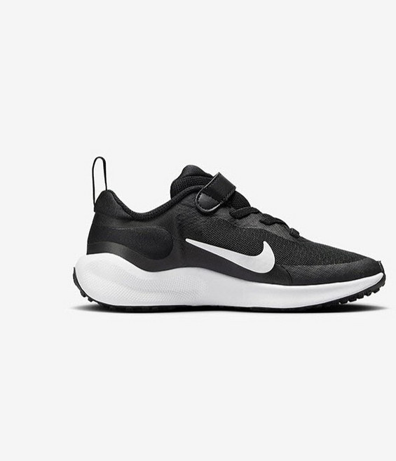 나이키 키즈 런닝화 레볼루션7 블랙 화이트