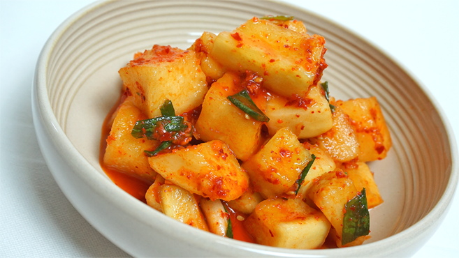 요리선생님이 매일 직접 만드는 정성가득한 수제반찬 깍두기 500g, 1개