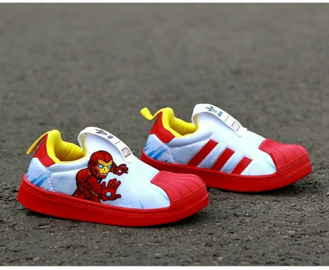 아디다스 키즈 돌아기신발 애기 120 130 사이즈 선물아이어맨 마블 블랙팬서