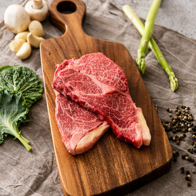 [홍천축협] 늘푸름한우 등심 300g (1++ 1+ 1등급), 1++등급, 1개