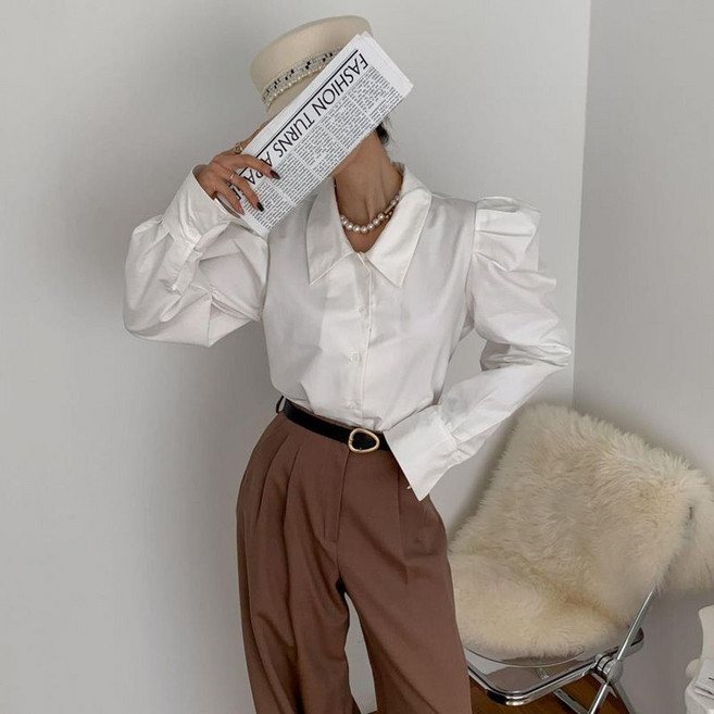 다잇템 여자 출근룩 파워숄더 카라넥 펌킨 블라우스