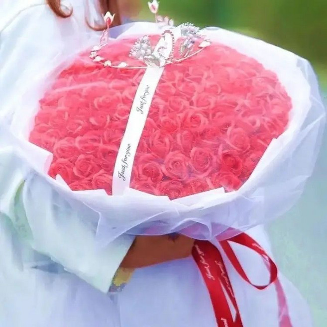 99朵香皂玫瑰花束 永生花 禮物, 1個, 99朵M白紅玫瑰贈送浪漫燈串+皇冠