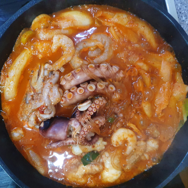 매콤하고 맛있는 전골 조방낙지 밀키트 국민낙곱새 +사리3종