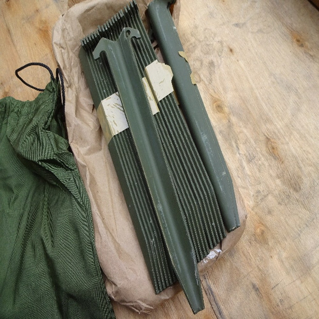 US 미군 텐트팩 미군용 V팩 30cm텐트펙 알류미늄 24EA 빈티지레어 구형 펜트펙 오리지널 제품 텐트 악세사리, 알류미늄 텐트팩 24EA + 텐트팩 케이스