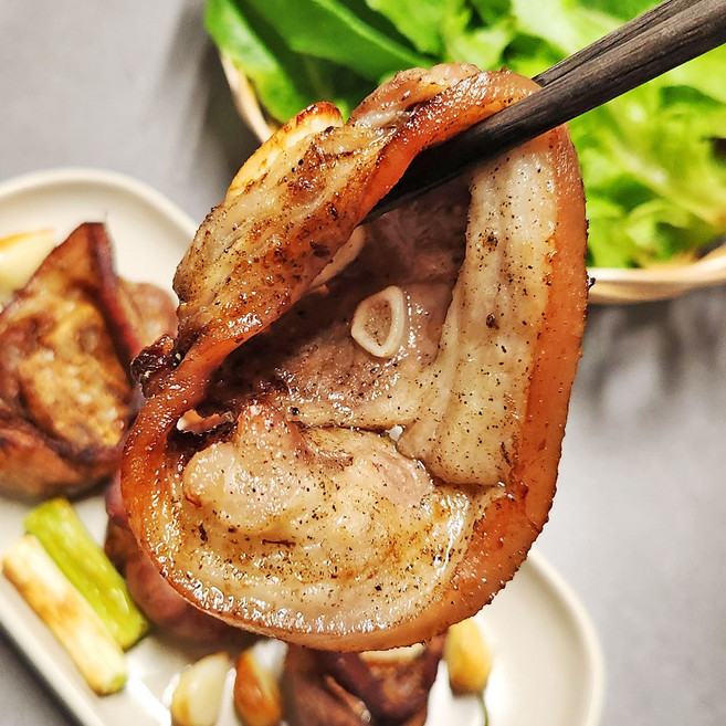 제주 흑돈 족구이 족발구이 생 족발 슬라이스, 1.5kg, 1개