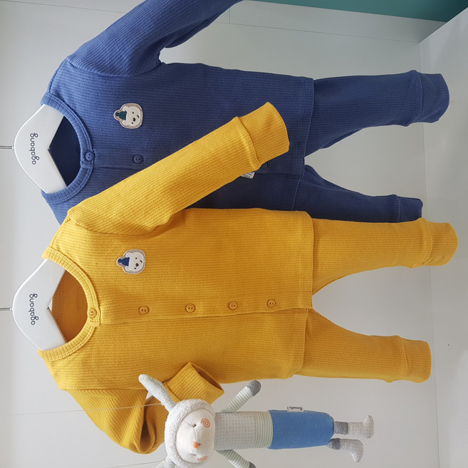 아가방 70% 봄 베이비페어/ 탄탄 슬림핏 핏이 예쁜 겨울 유아 상하세트 / 앞트임이 포인트 아기 실내복 / 겨울 도톰한 슬림해서 더 따뜻해요 유아 상하복 신축성 캡