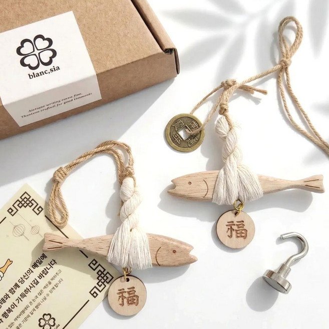 블랑시아 액막이 명태 차량 선물포장 엽전 자석 증정 룸미러 명주실, 1세트, 원목