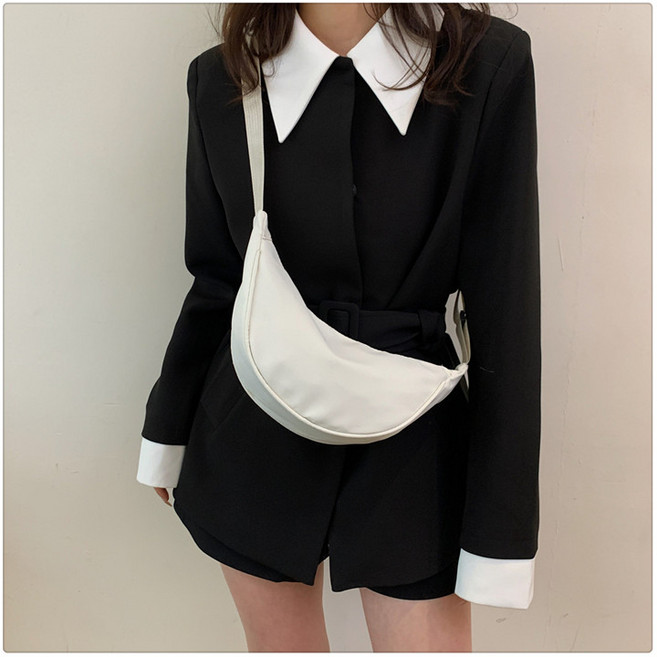 스페셜라이프 남여공용 반달 메신저 크로스백 TS3