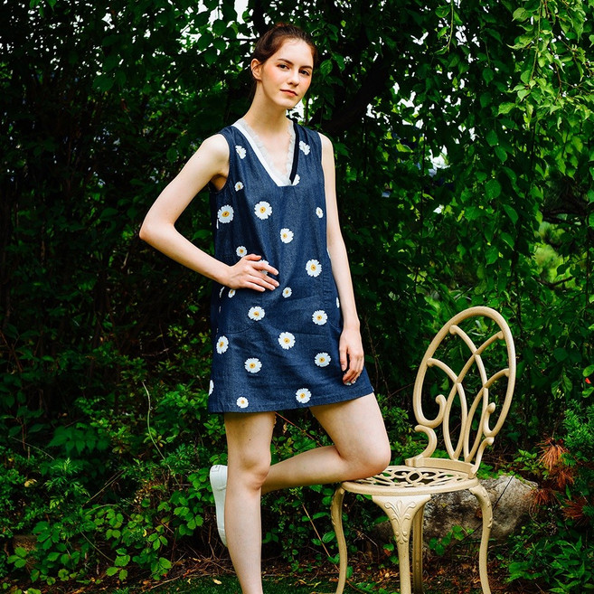 헤시테그 나인 데님 프릴립브 배색 플라워 원피스 -네이비