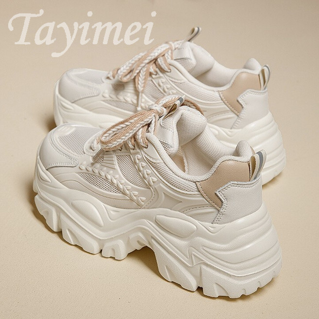 여름 메쉬 스니커즈 통풍 굽높이 운동화 발편한 여성 키높이 신발