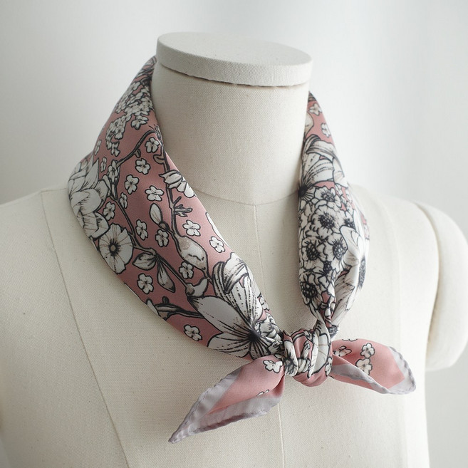 더뷰렛 쁘띠스카프 가을 간절기 플라워 꽃무늬 사각 미니 여성 스카프