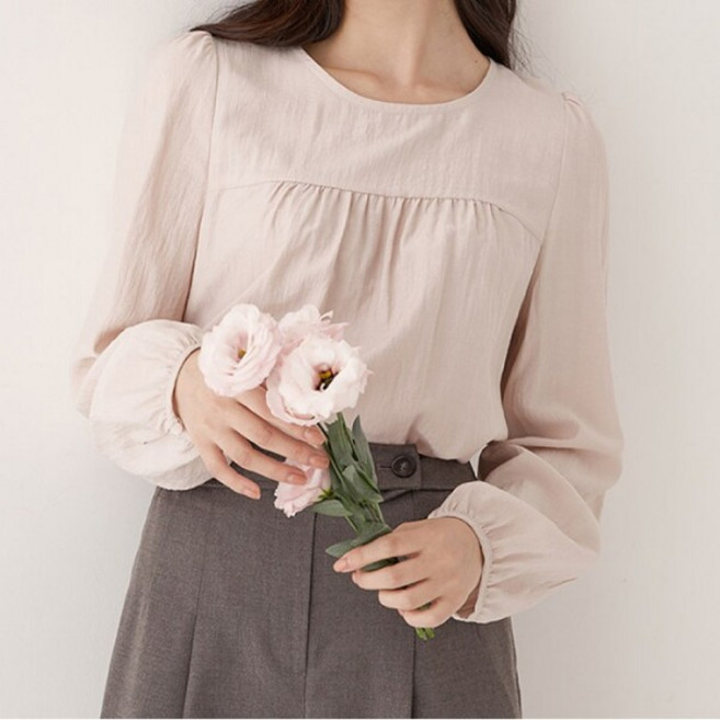 [로엠(비노출)] [로엠] 라운드넥 셔링 블라우스 (RMBLD49RT7-T)