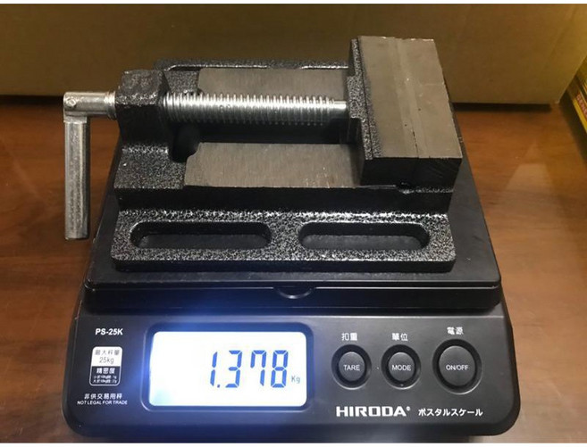 鑄鐵 3吋 虎鉗, 1個