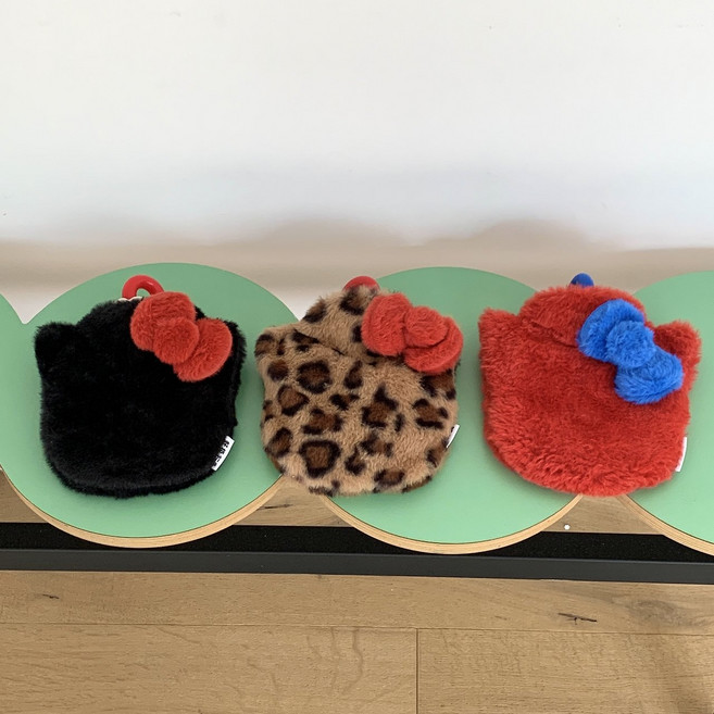 헬로키티 캐릭터 휴대용 따뜻한 물주머니 핫팩 학생용 겨울보온 선물추천 찜질팩 1개입, 블랙