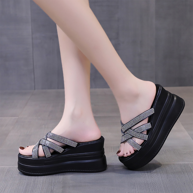 셀럽당 여성 샌들 여름 키높이 슬리퍼 통굽 9cm 여성화 E02634