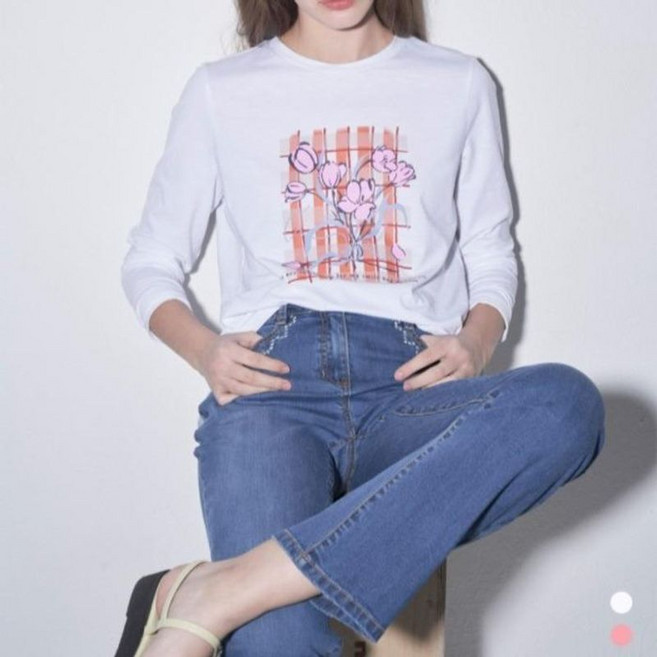 올리비아로렌 체크플라워 티셔츠 VOBAL5M3121