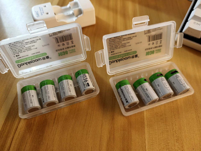 倍量 CR2 充電電池 適用拍立得與多種設備 附Type-C充電線與收納盒 (4顆組), 1個, 如圖所示