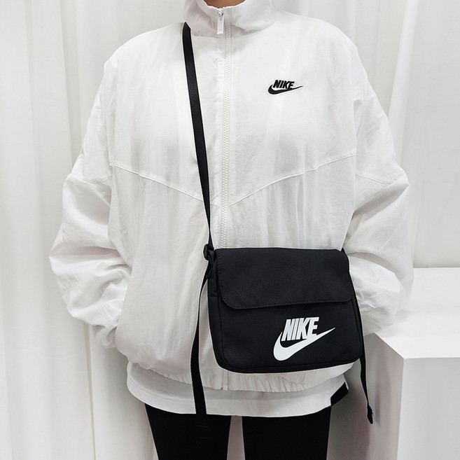 나이키 퓨추라 바디백 소형 여행 가방 미니 크로스백 사은품1종