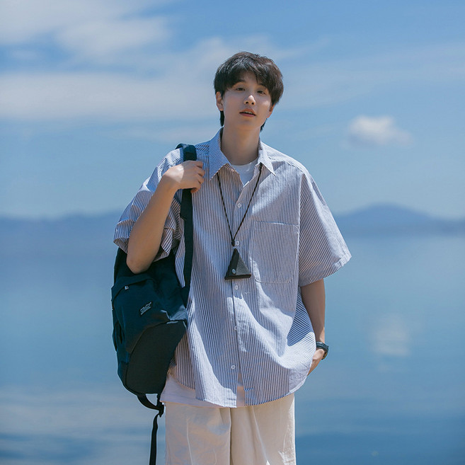【日系cityboy】條紋襯衫 短袖襯衫 翻領襯衫 薄款外套 休閒襯衫 潮牌襯衫 豎條紋設計 百搭透氣 夏季休閒穿搭 男女同款