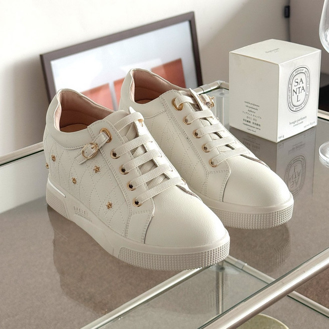 소울리 티안나는 속굽 키높이 스니커즈 소가죽 여성 운동화 7cm