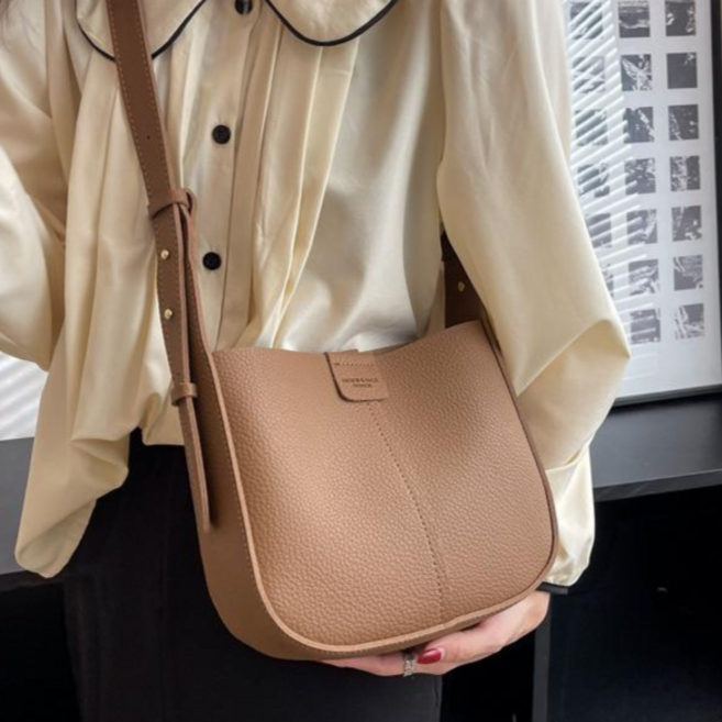 MIGIER & BAGS FASHION 荔枝紋軟皮革子母包 PU材質 可調式背帶 側背斜背肩背多用 附拉鍊小包 多色可選, 淺棕