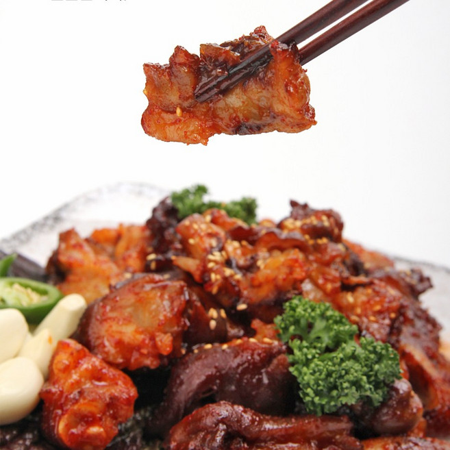 레브 국내산 돼지 쫄깃한 매콤 미니족발 혼술 야식 캠핑음식, 2개, 500g