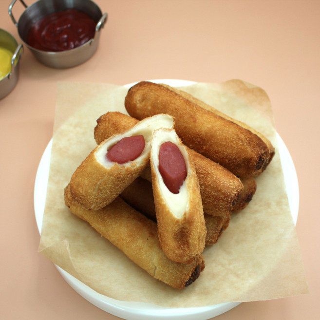 영양만점 쫄깃쫄깃한 찹쌀로 만든 찹쌀빅도그~ 맛있는 건강한 웰빙간식 술안주 야식 쫀도그 핫도그 70g 반제 14입 완제 12입, 1개