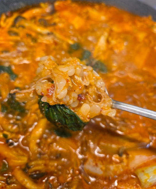 곱창파는청년들 곱창전골 캠핑 냉동 밀키트(+우동면 증정), 1개, 1.1kg