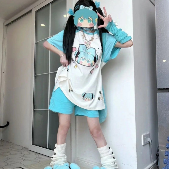 하츠네미쿠굿즈 애니티셔츠 보컬로이드 애니잠옷 천마 메이코