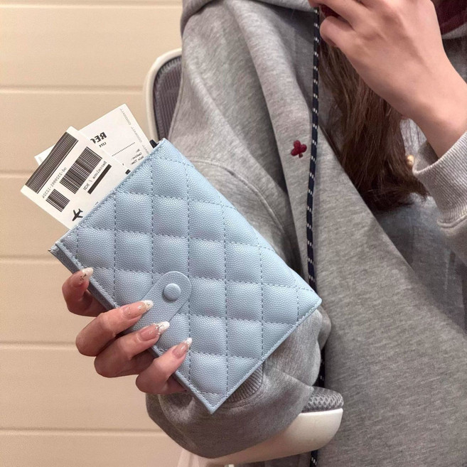 新款菱格紋旅行護照夾收納包護照保護套機票夾證件機票一體收納包