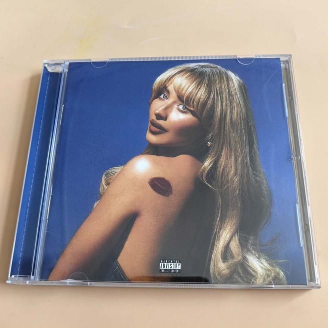 Sabrina Carpenter Short n' Sweet CD, 1個