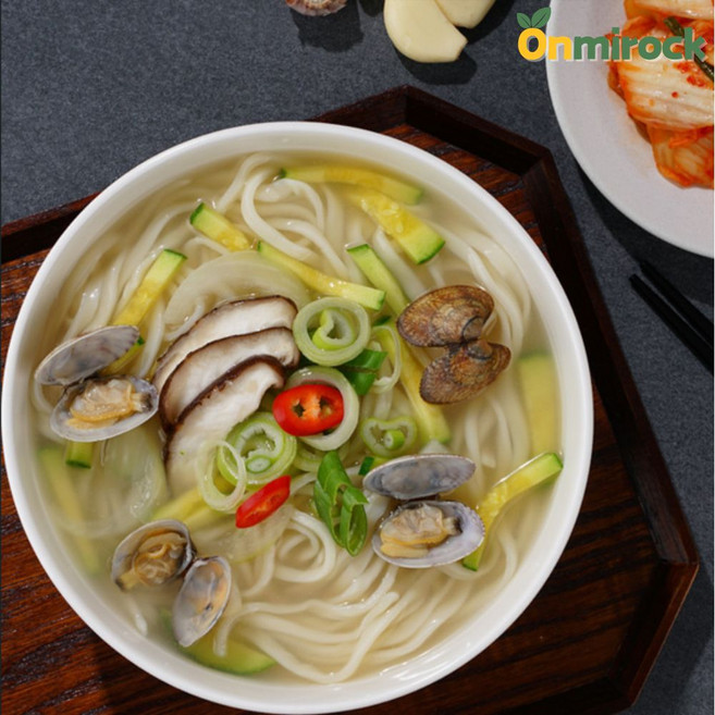 온미락 명동칼국수 3인분 + 알싸한 국내산 마늘김치1Kg 사골육수 쫄깃한 생면 칼국수, 단품, 단품