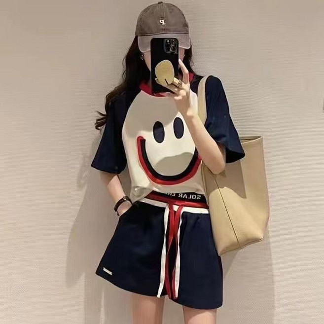 AREVI여름 여자 트레이닝복 세트 일상 캐주얼 러닝슈트 빅사이즈 루즈핏 스마일 패턴 반팔 반바지 세트