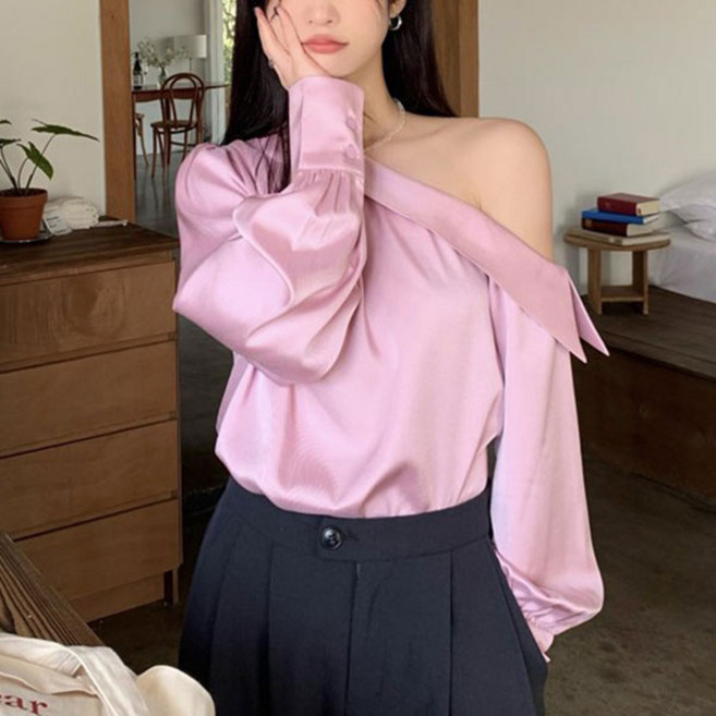 [랜덤플레이] 유니크 언발 오프숄더 셔츠 블라우스