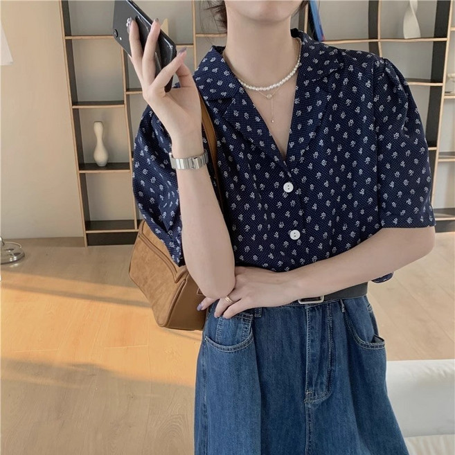 [에이진] 플라워 패턴 반팔 블라우스