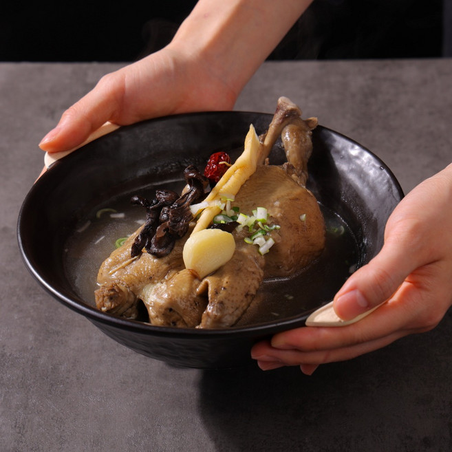 능이 보양 삼계탕 1.3kg - 영양 가득 깊은 맛의 한방 보양식, 1개