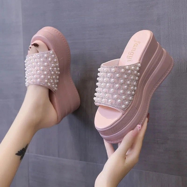 Ashysnow 통굽 웨지 슬리퍼 여성 여름 캐주얼 진주 장식 편안한 미끄럼 방지 7cm통굽 슬리퍼