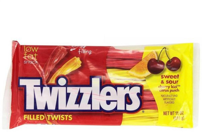 TWIZZLERS filled Twists 스위트 & 사워 맛 감초 캔디 (체리 킥 시트러스 펀치) 325ml(11온스) 백 (6팩)132219, 새콤달콤한 충전, 11 Ounce (Pack of 6), 311g
