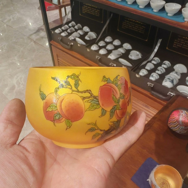 鎏金粉彩九桃茶杯 手工瓷器 古玩古董收藏擺件 保真金 帶證書, 如圖所示, 1個