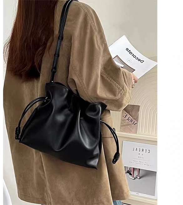 雲朵褶皺包包女 真皮包包 抽繩手提拎包 通勤單肩斜挎包大容量斜背包側背包雲朵包